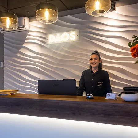 Daos & Terrace Hotel