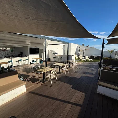 Daos & Terrace 3*
